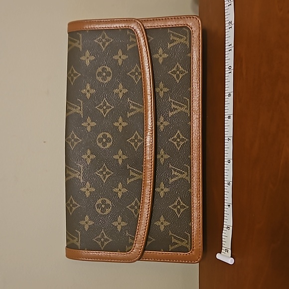Louis Vuitton Monogram Pochette Dame 29 - Picture 1 of 17